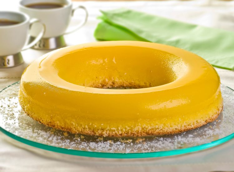 Qindim brésilien – Gâteau de coco et flan aux œufs
